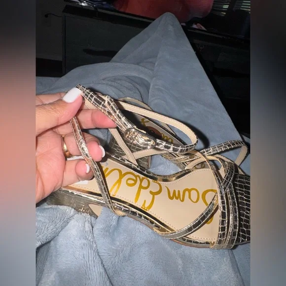 Sam Edelman Metallic Block Heel Sandals

Whitley - Picture 6 of 13